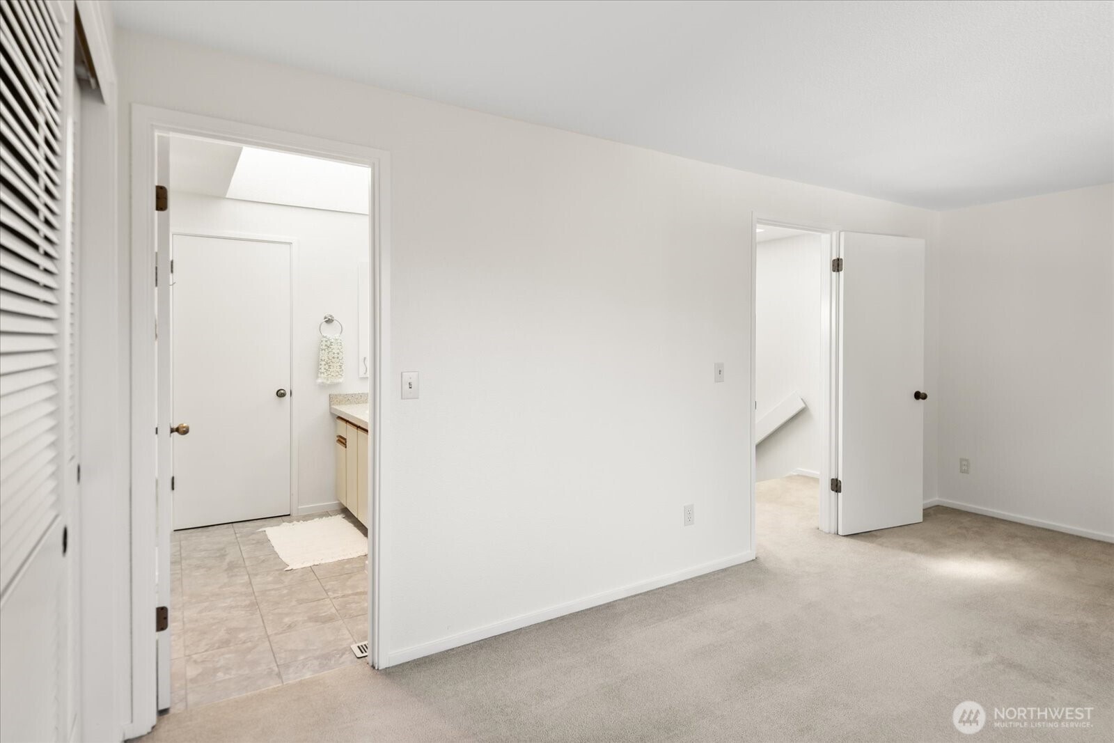 8229 212th Street SW #102, Edmonds, WA 98026