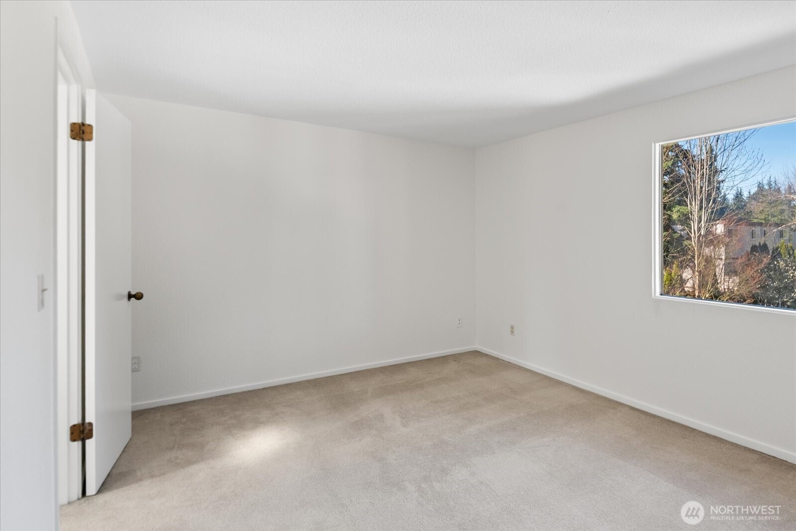 8229 212th Street SW #102, Edmonds, WA 98026