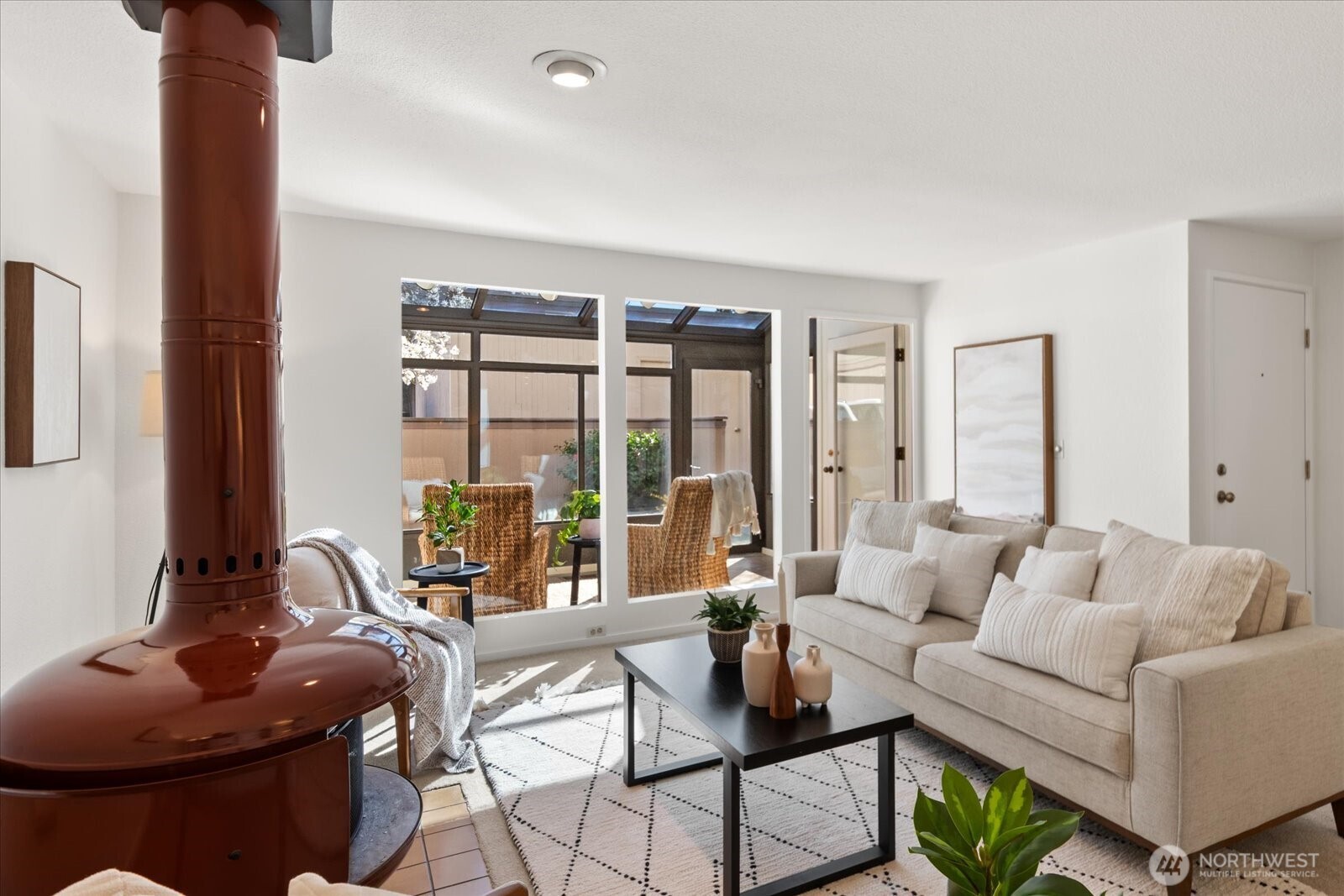 8229 212th Street SW #102, Edmonds, WA 98026