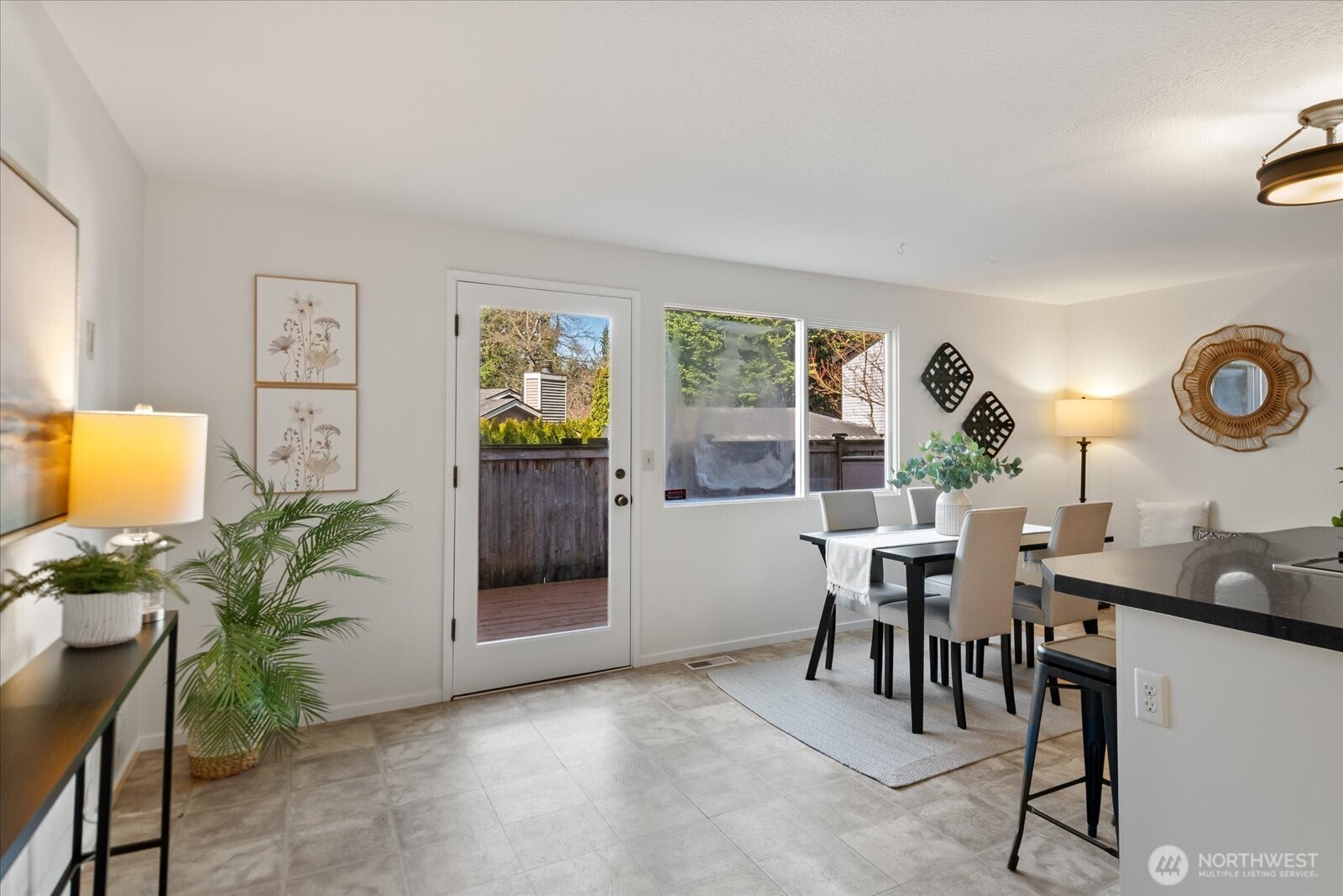 8229 212th Street SW #102, Edmonds, WA 98026