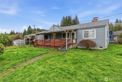2201 Holcomb Loop Rd , Kelso, WA 98626