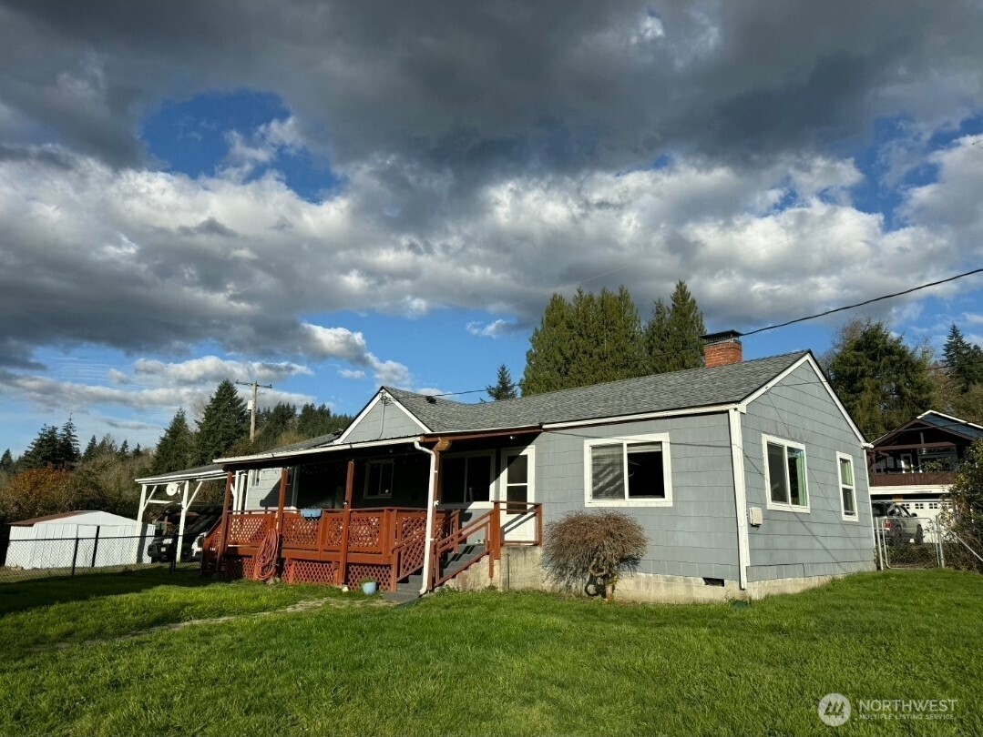 2201 Holcomb Loop Rd , Kelso, WA 98626