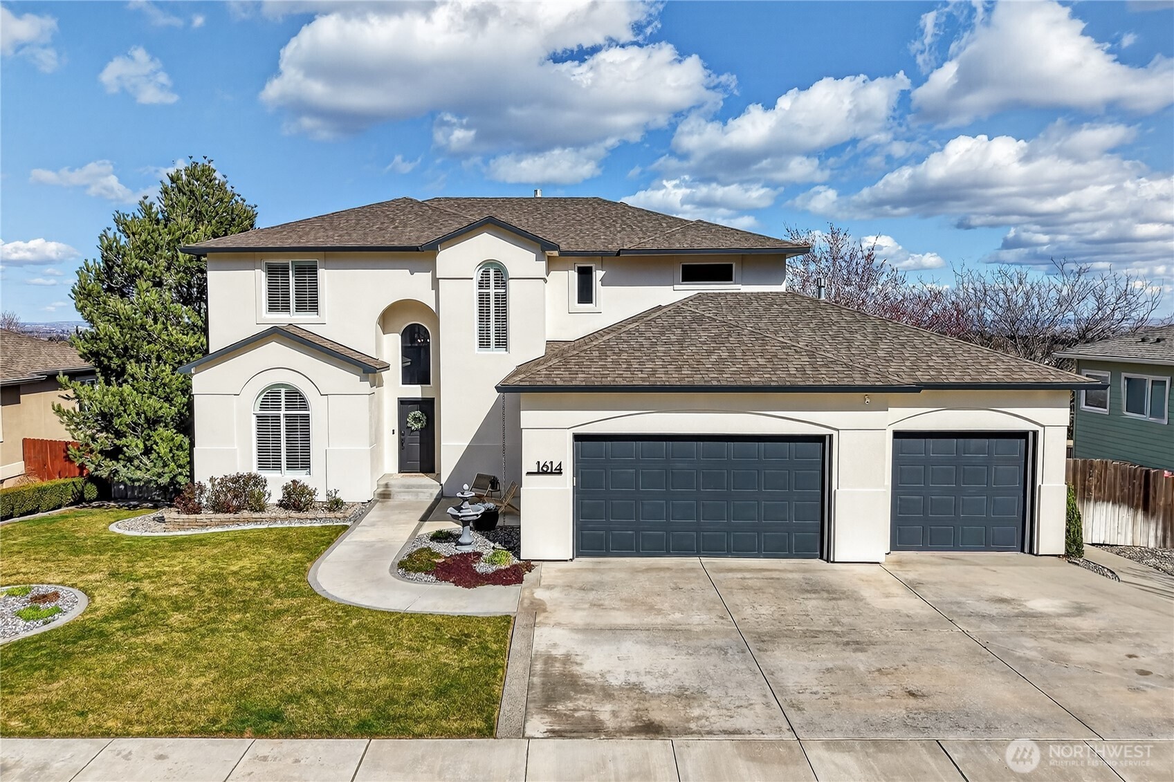 1614 W 51st Avenue , Kennewick, WA 99338