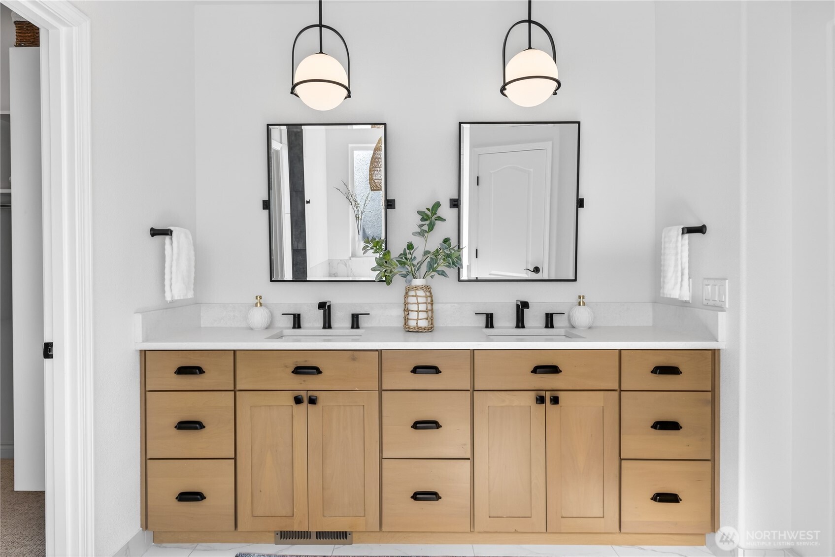 1614 W 51st Avenue , Kennewick, WA 99338