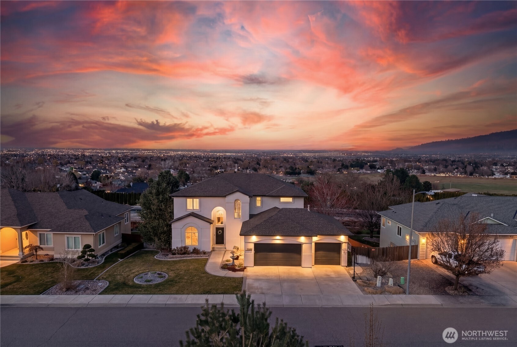 1614 W 51st Avenue , Kennewick, WA 99338