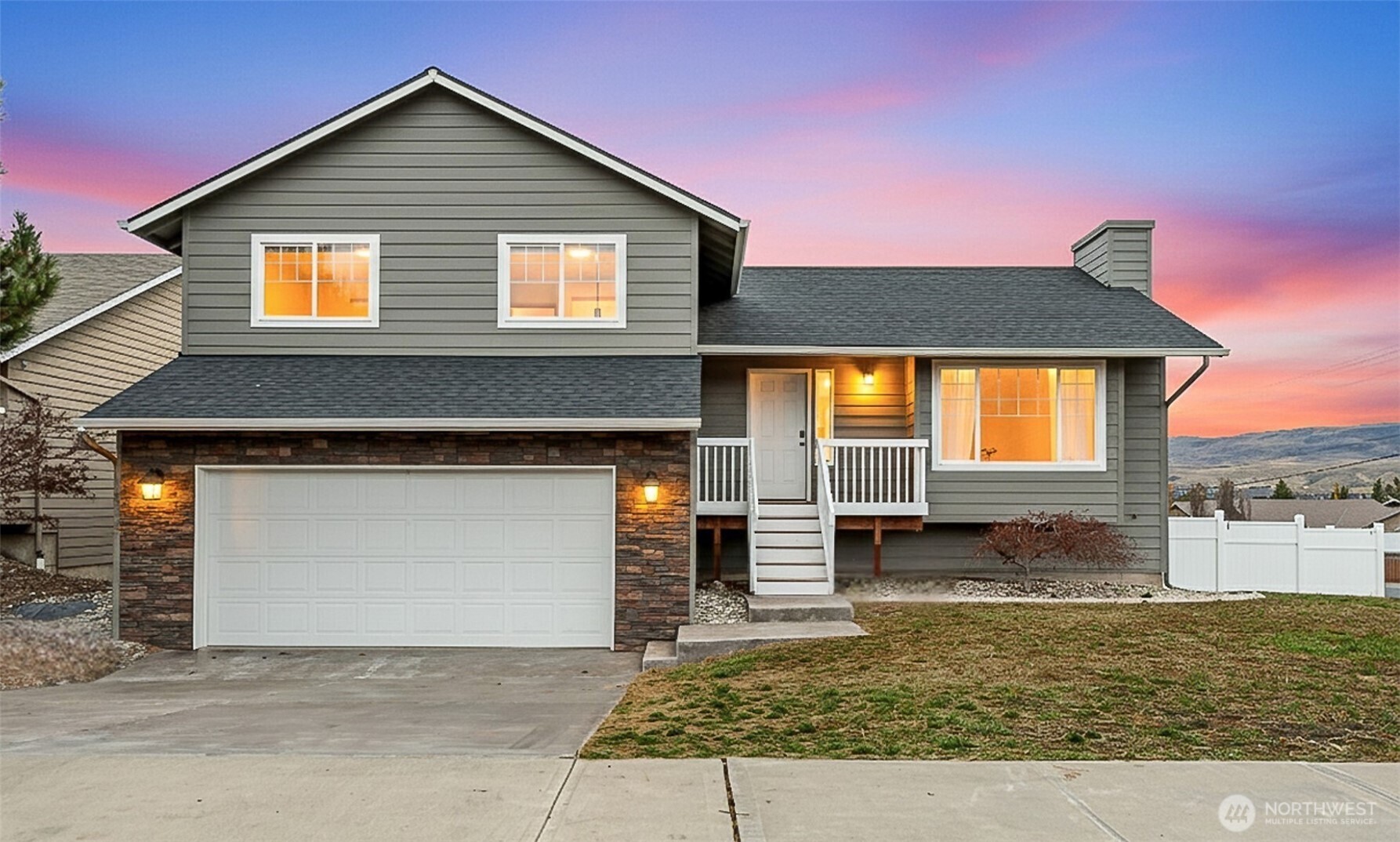 576 Saddle Rock Loop , Wenatchee, WA 98801