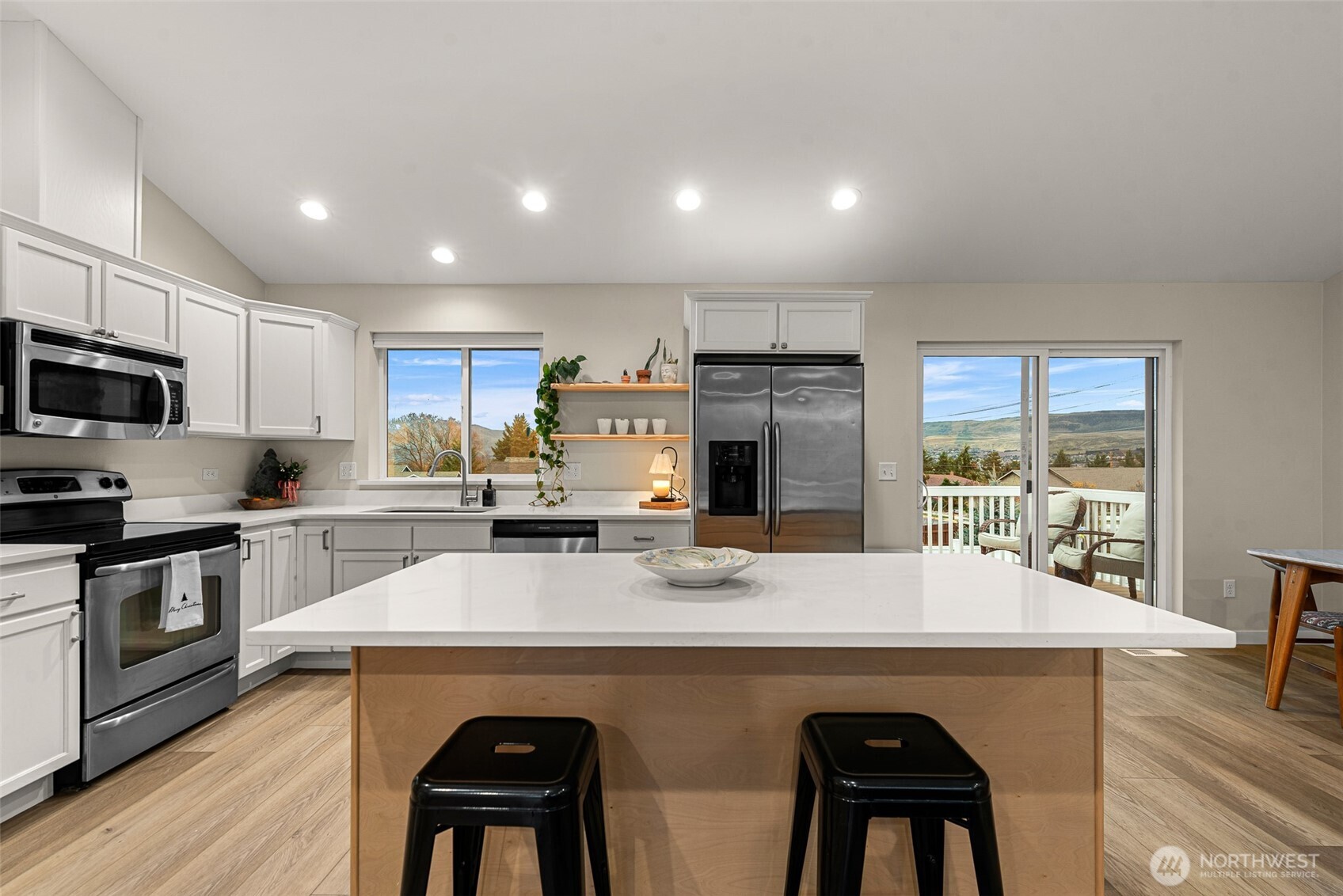 576 Saddle Rock Loop , Wenatchee, WA 98801