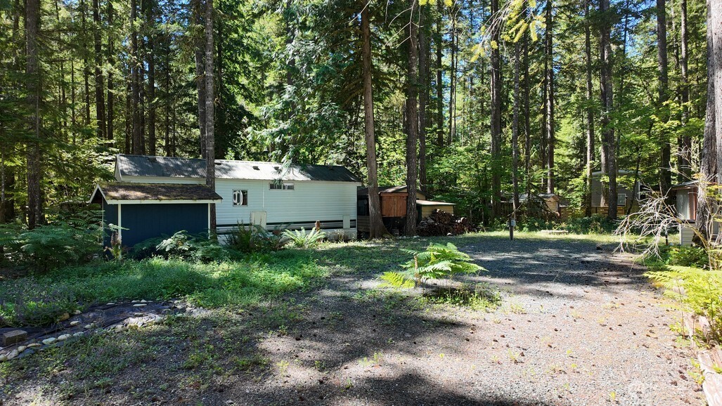 82 Riverside Drive , Deming, WA 98244