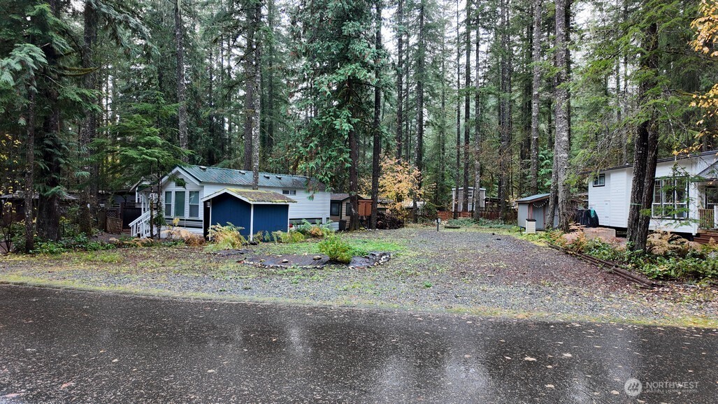 82 Riverside Drive , Deming, WA 98244