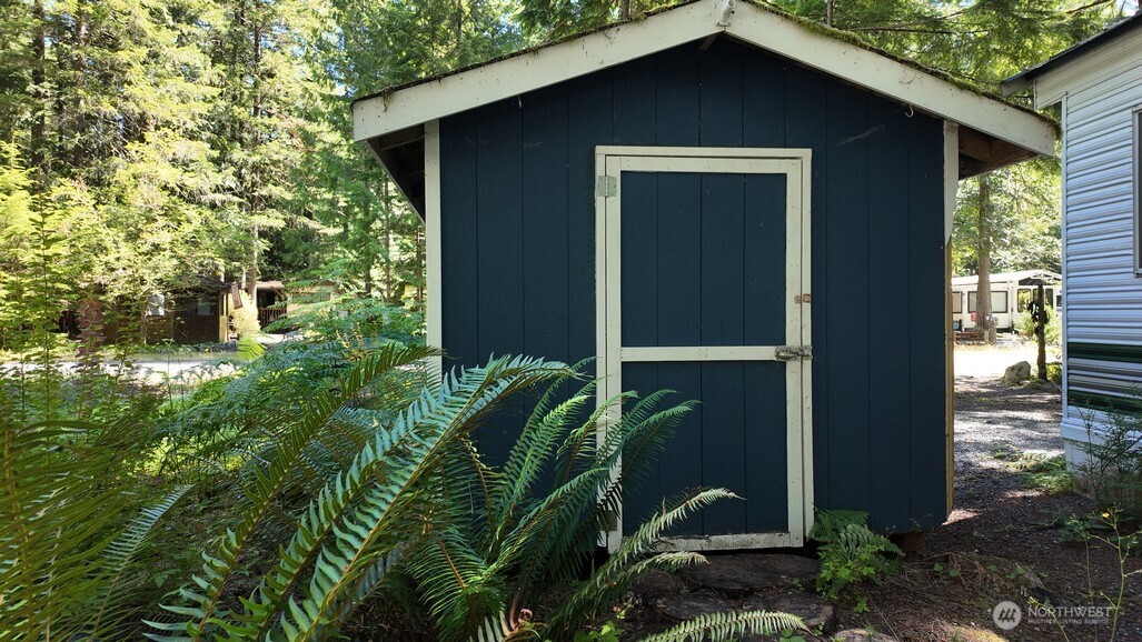 82 Riverside Drive , Deming, WA 98244