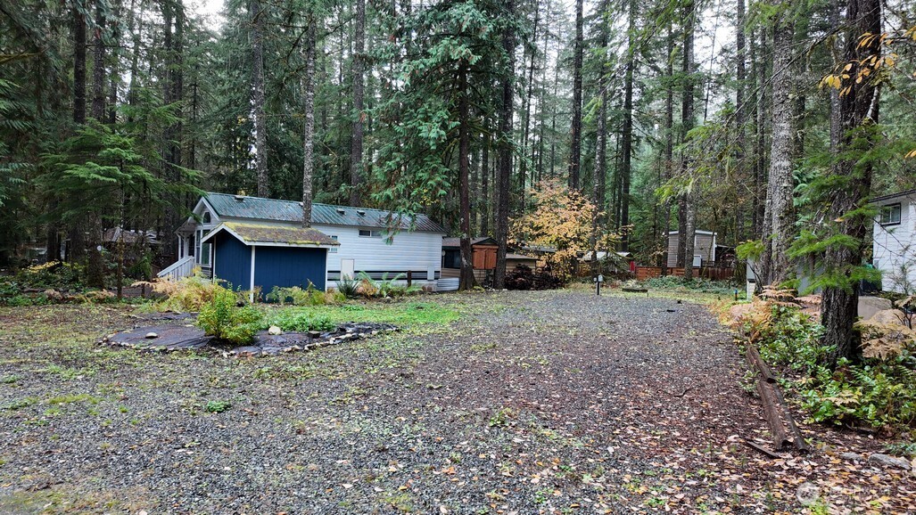 82 Riverside Drive , Deming, WA 98244