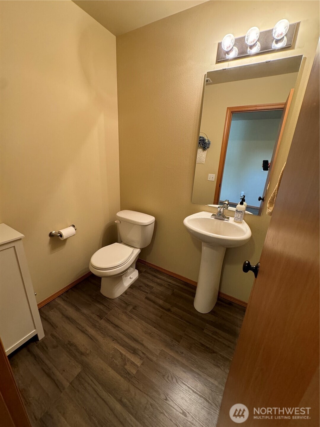 1320 Burnside , Dupont, WA 98327