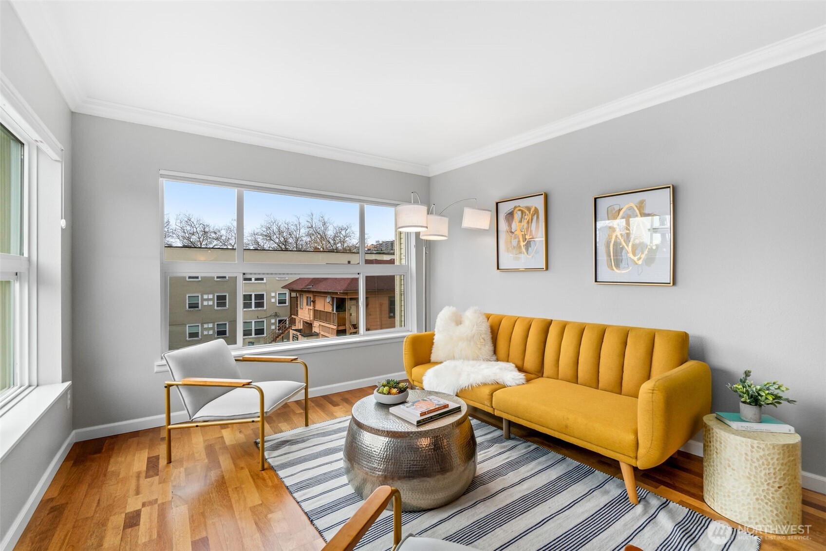 621 5th Avenue N #403, Seattle, WA 98109