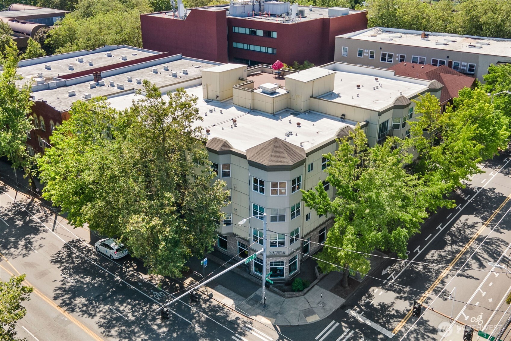 621 5th Avenue N #403, Seattle, WA 98109