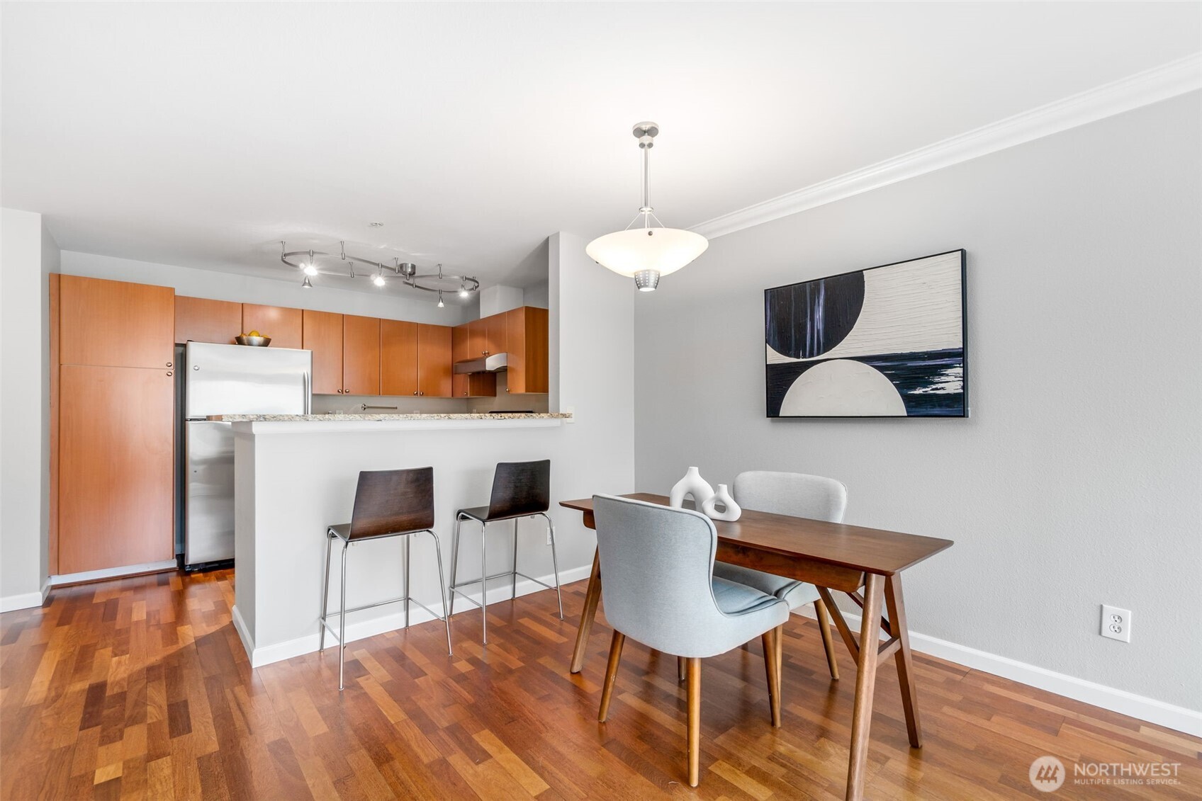 621 5th Avenue N #403, Seattle, WA 98109