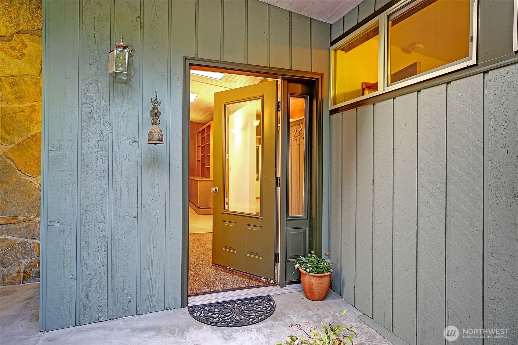 1357 Steffen Place , Camano Island, WA 98282