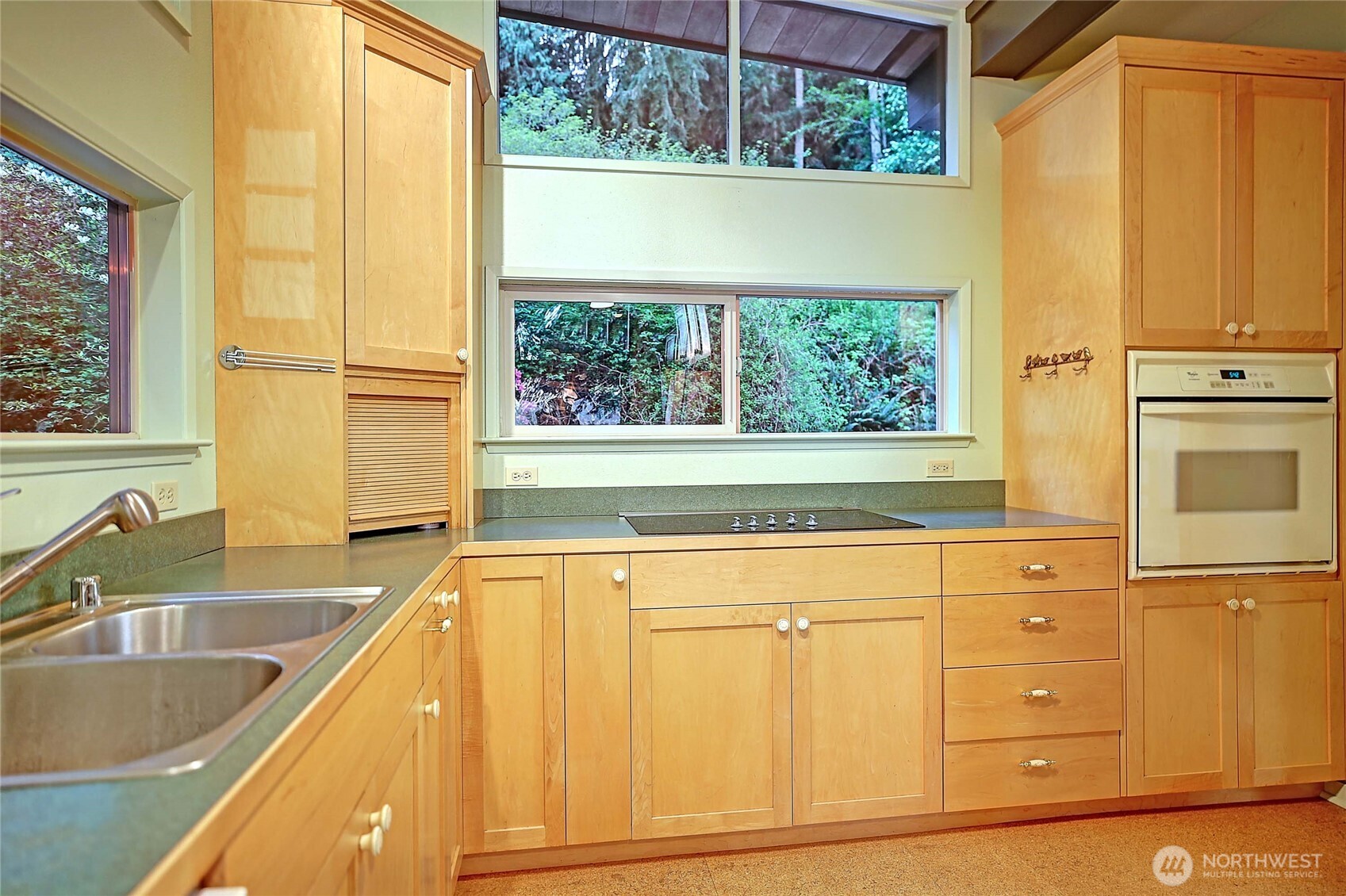 1357 Steffen Place , Camano Island, WA 98282