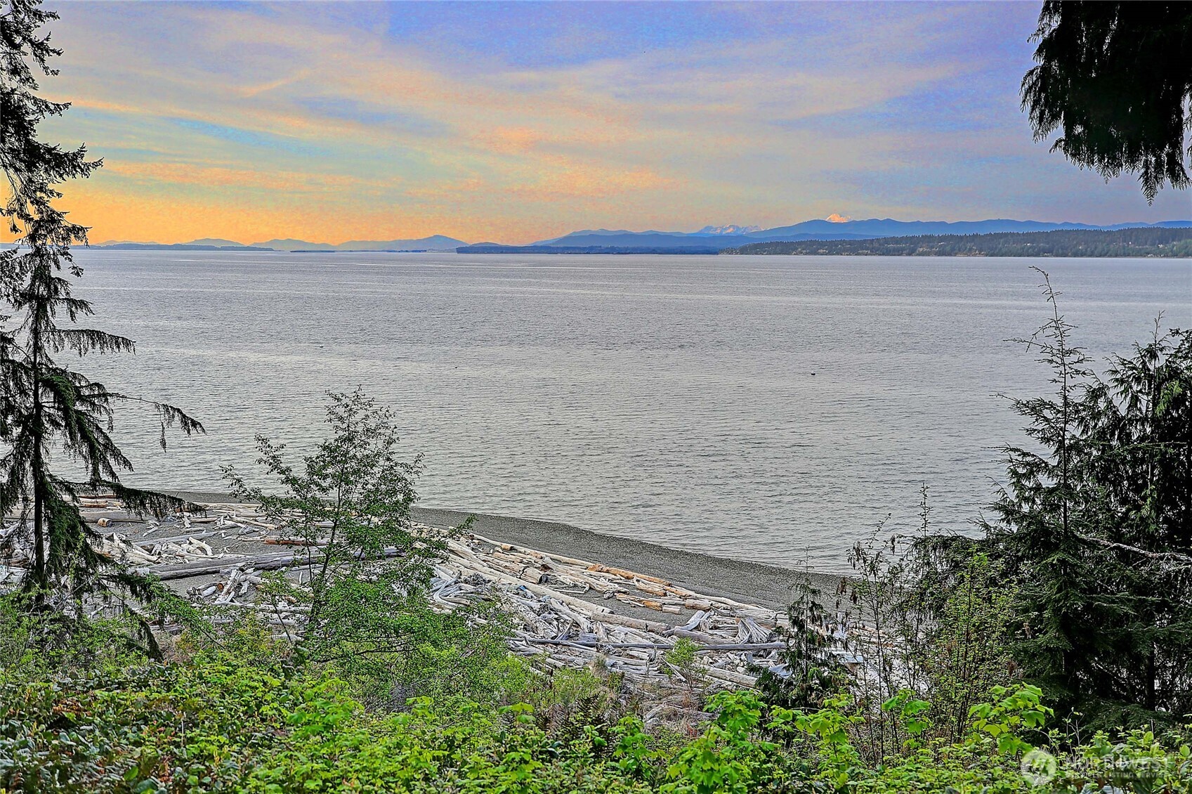 1357 Steffen Place , Camano Island, WA 98282