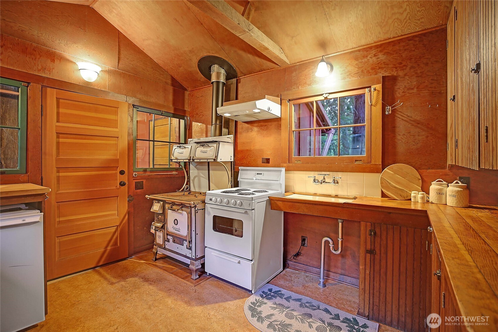 1357 Steffen Place , Camano Island, WA 98282