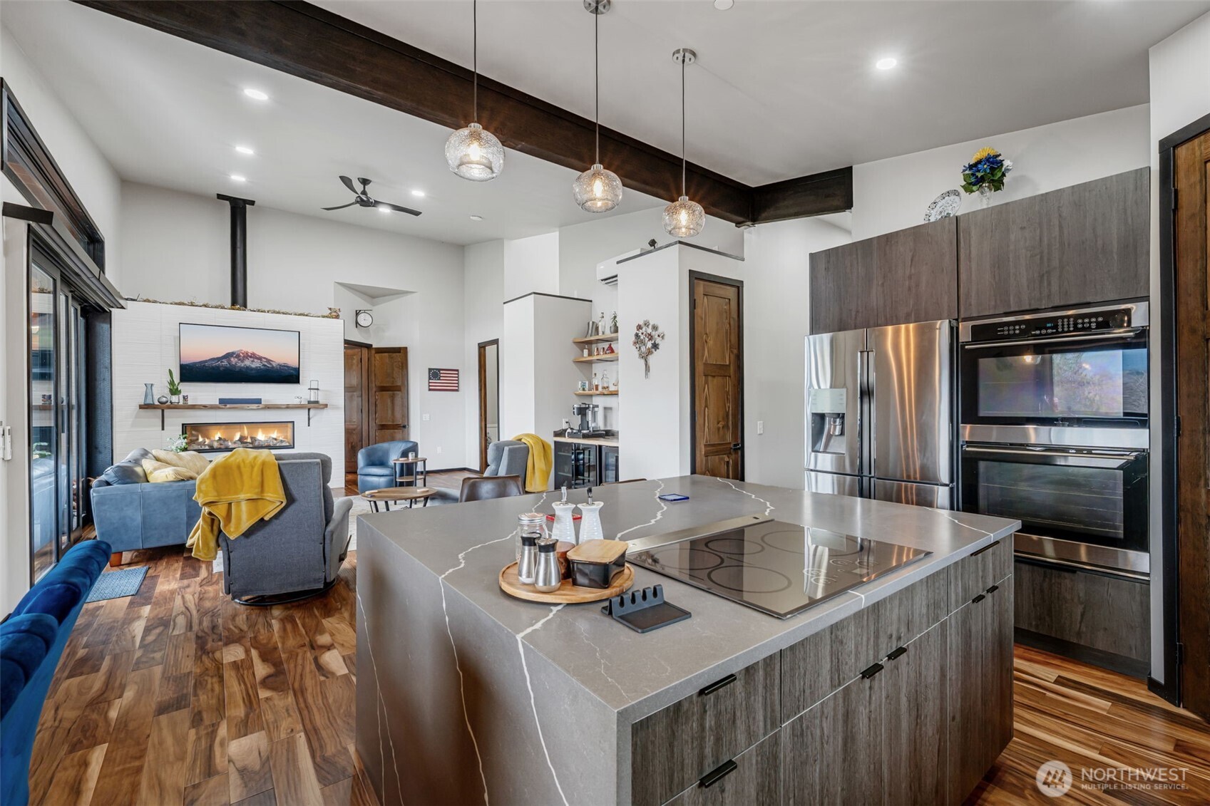 12516 Kapowsin Highlands Drive E, Graham, WA 98338