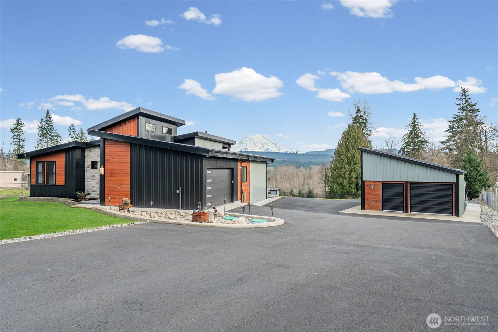 12516 Kapowsin Highlands Drive E, Graham, WA 98338