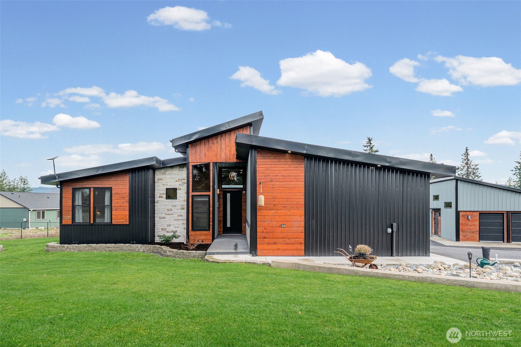 12516 Kapowsin Highlands Drive E, Graham, WA 98338