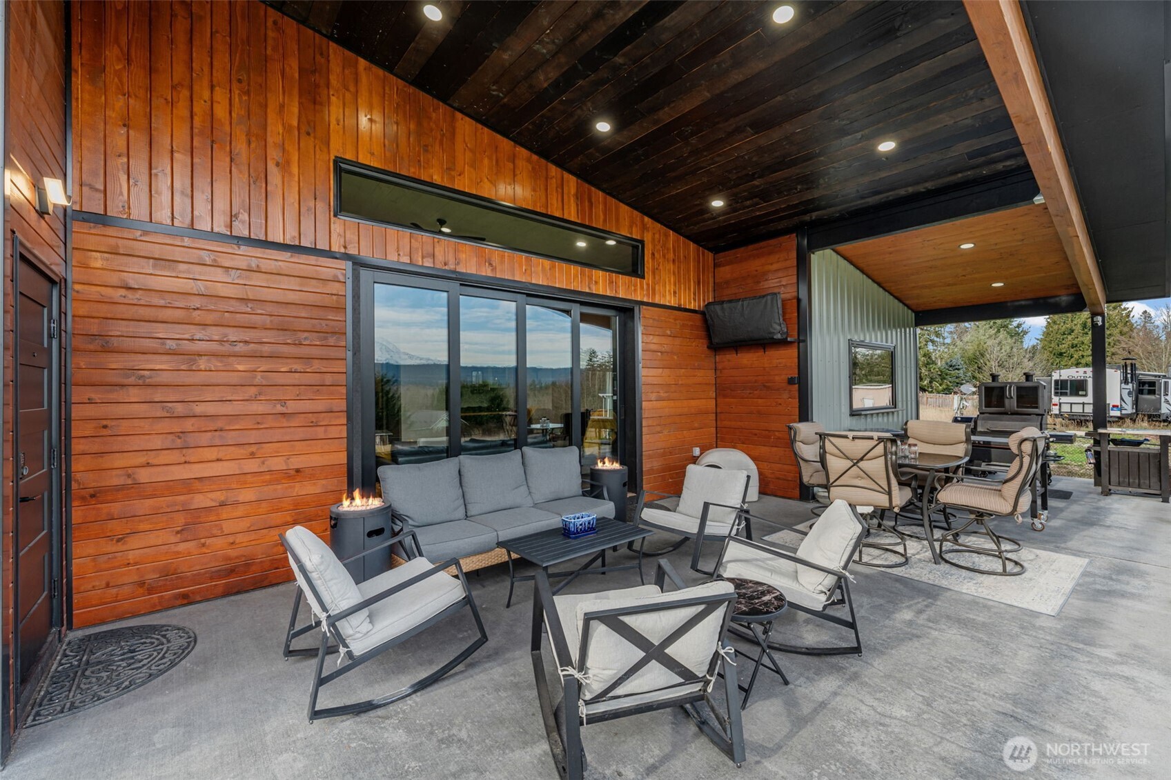 12516 Kapowsin Highlands Drive E, Graham, WA 98338