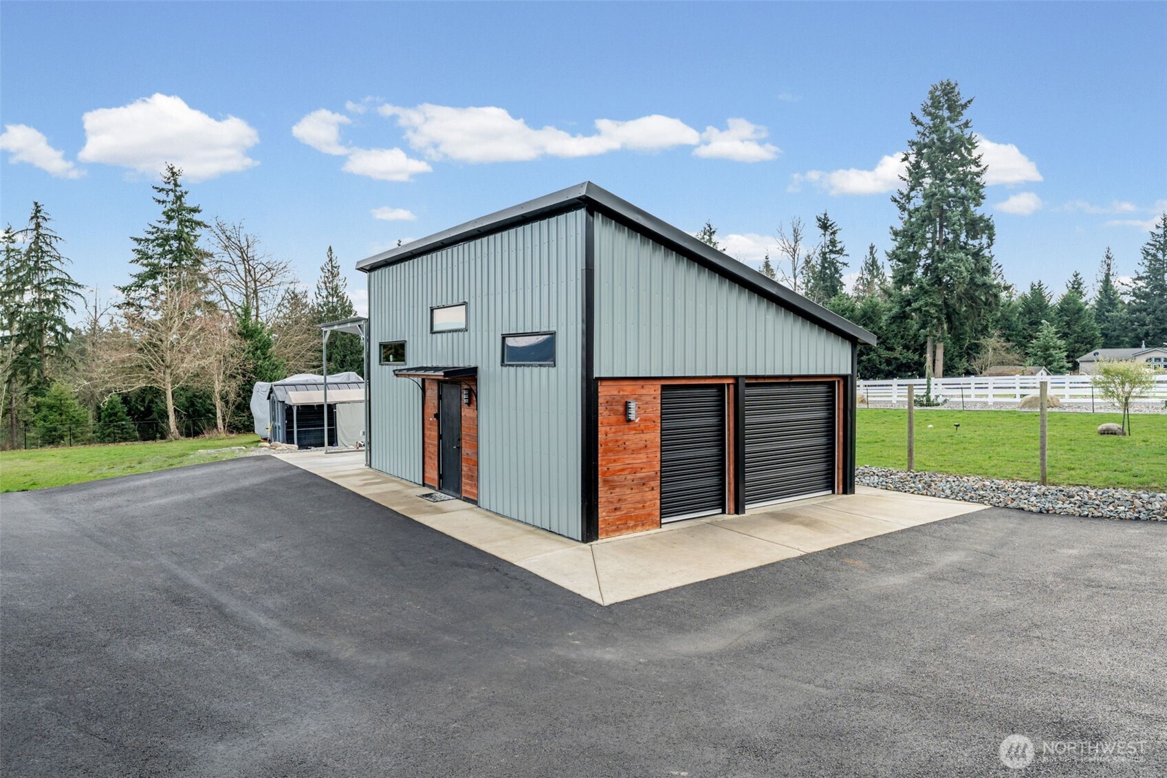 12516 Kapowsin Highlands Drive E, Graham, WA 98338