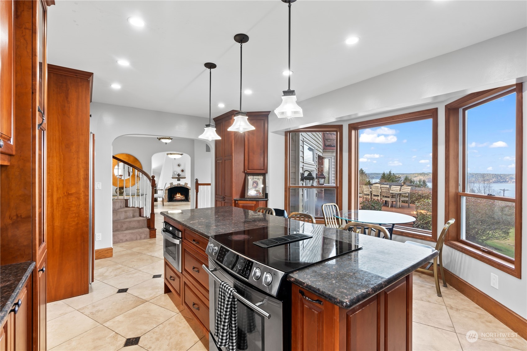 6320 Dash Point Boulevard NE, Tacoma, WA 98422