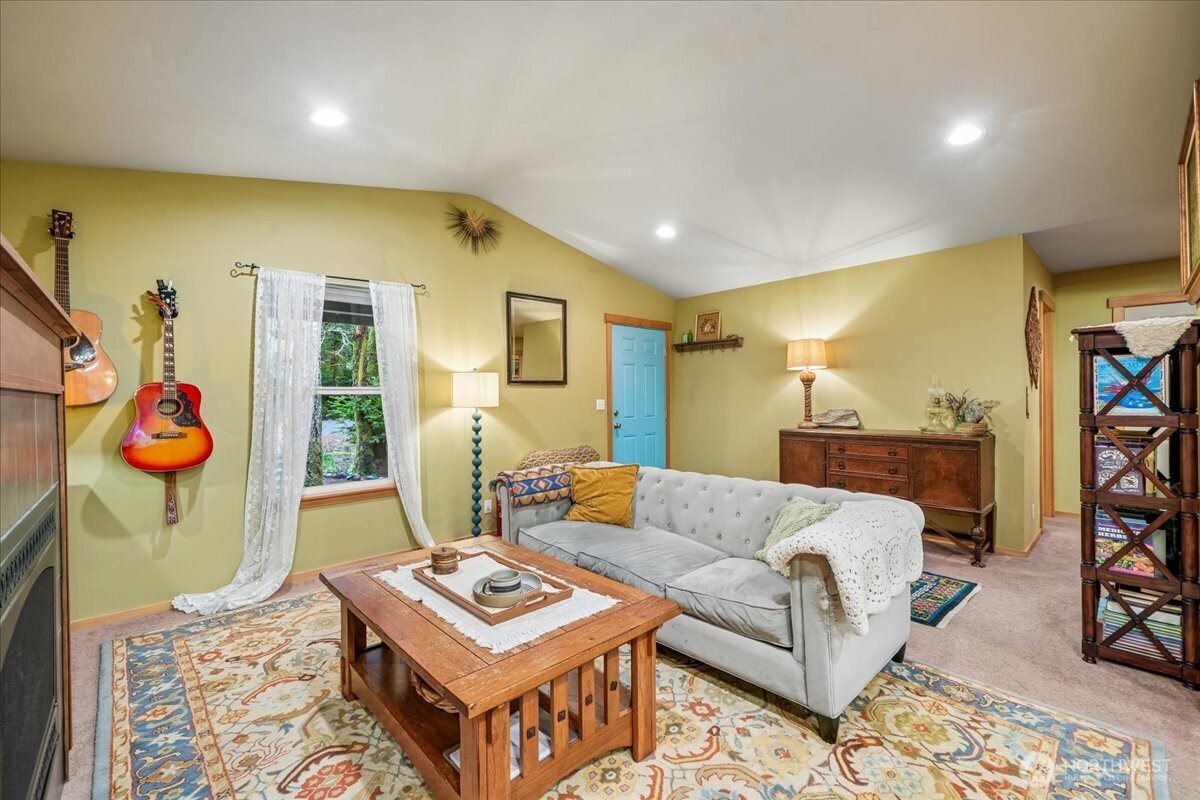 8918 129th Avenue Ct , Anderson Island, WA 98303