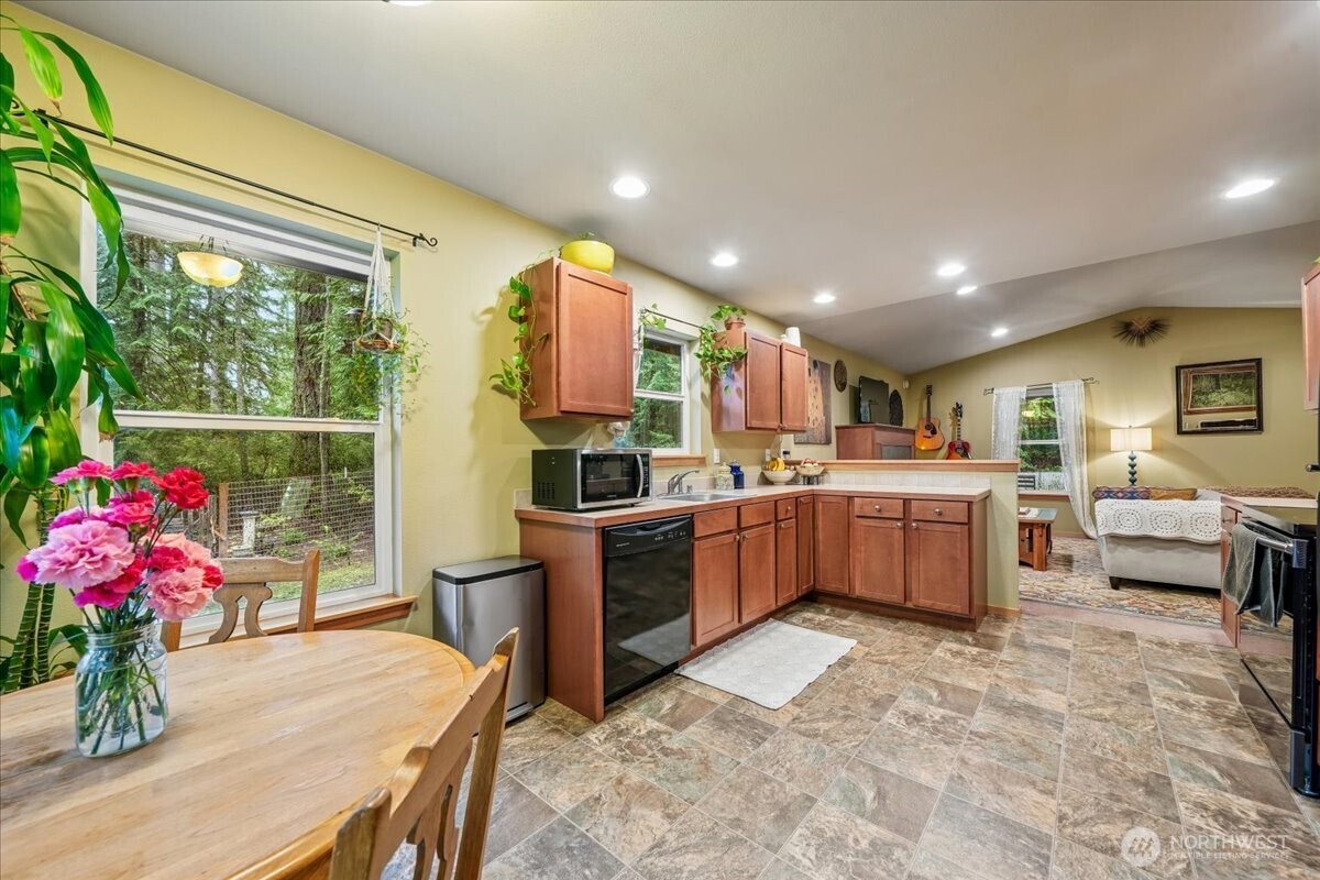 8918 129th Avenue Ct , Anderson Island, WA 98303