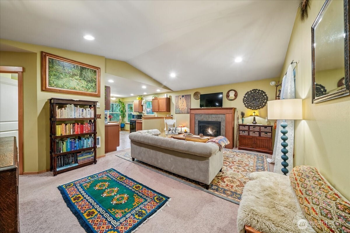 8918 129th Avenue Ct , Anderson Island, WA 98303