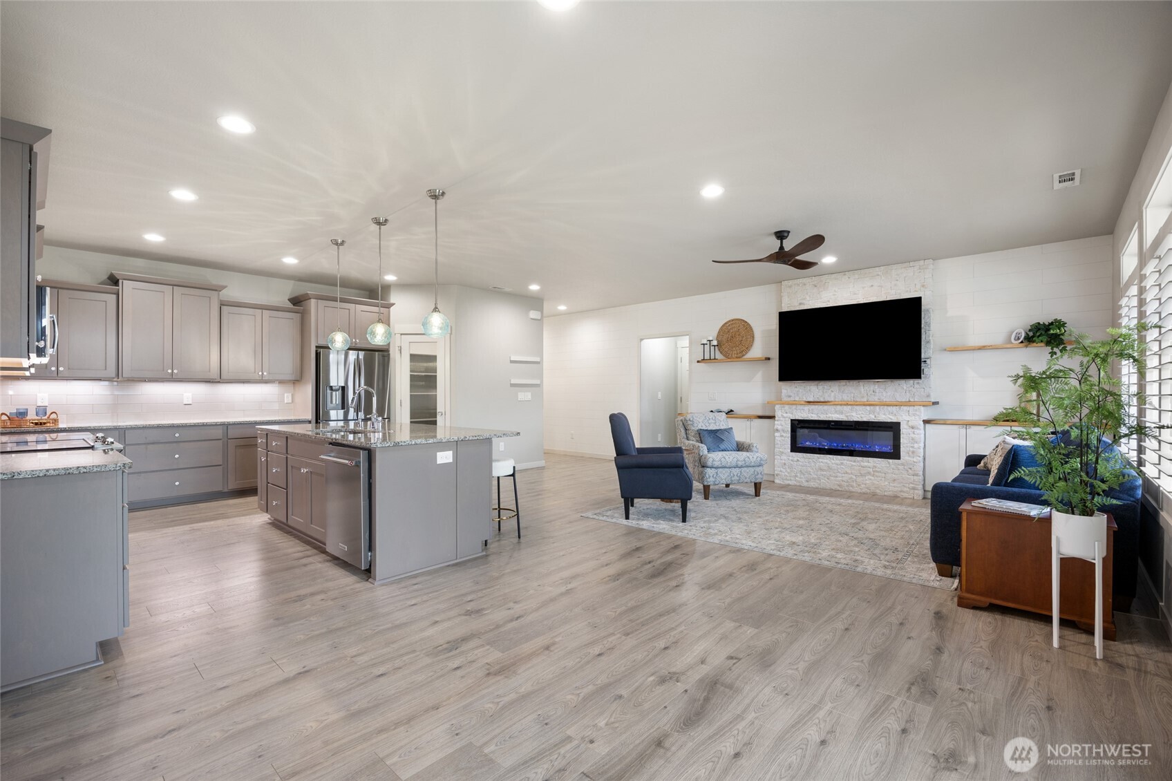 430 S Birch Street , Moses Lake, WA 98837