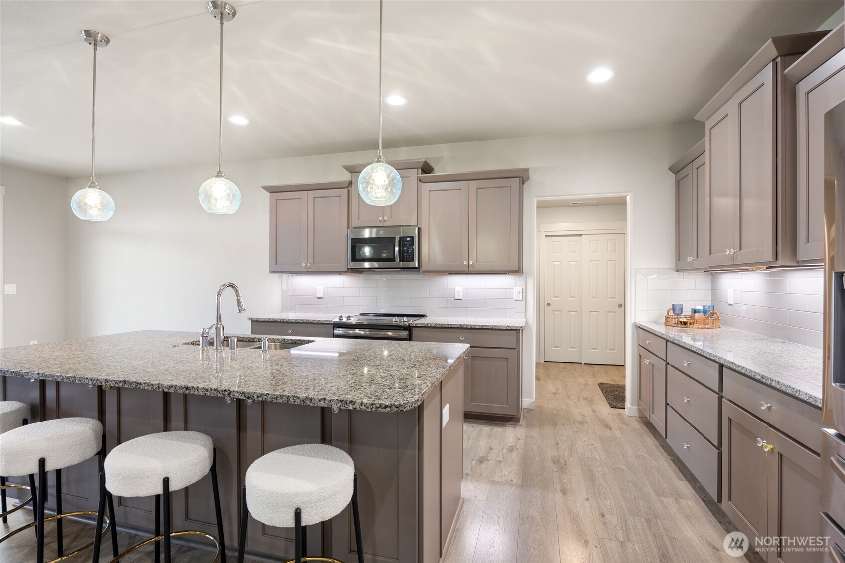 430 S Birch Street , Moses Lake, WA 98837