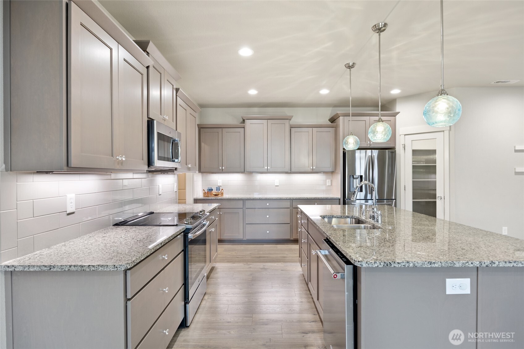 430 S Birch Street , Moses Lake, WA 98837