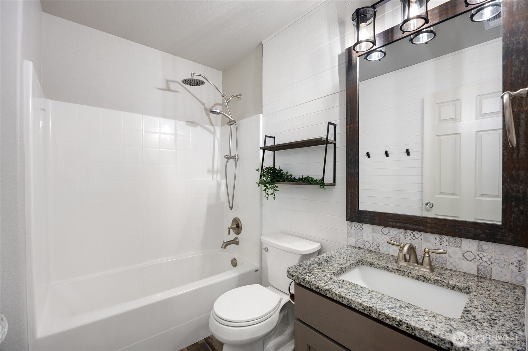 430 S Birch Street , Moses Lake, WA 98837