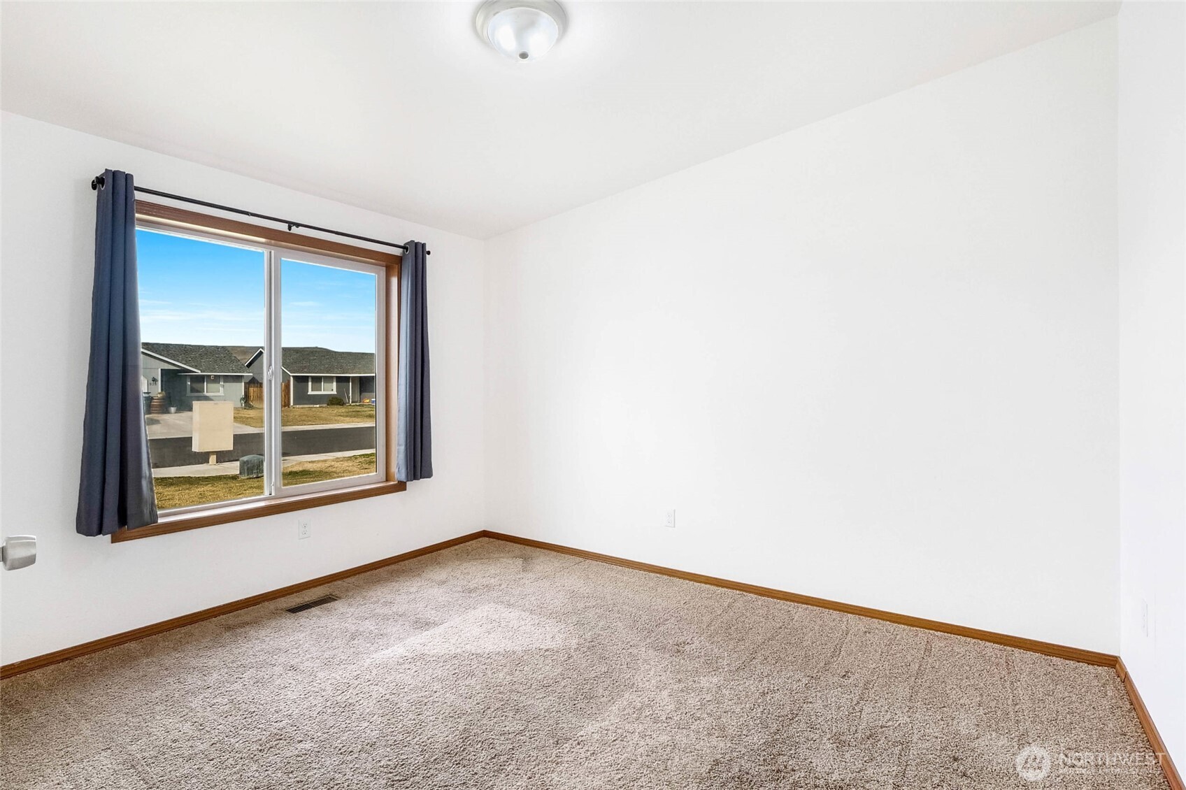 950 K Street SE, Ephrata, WA 98823