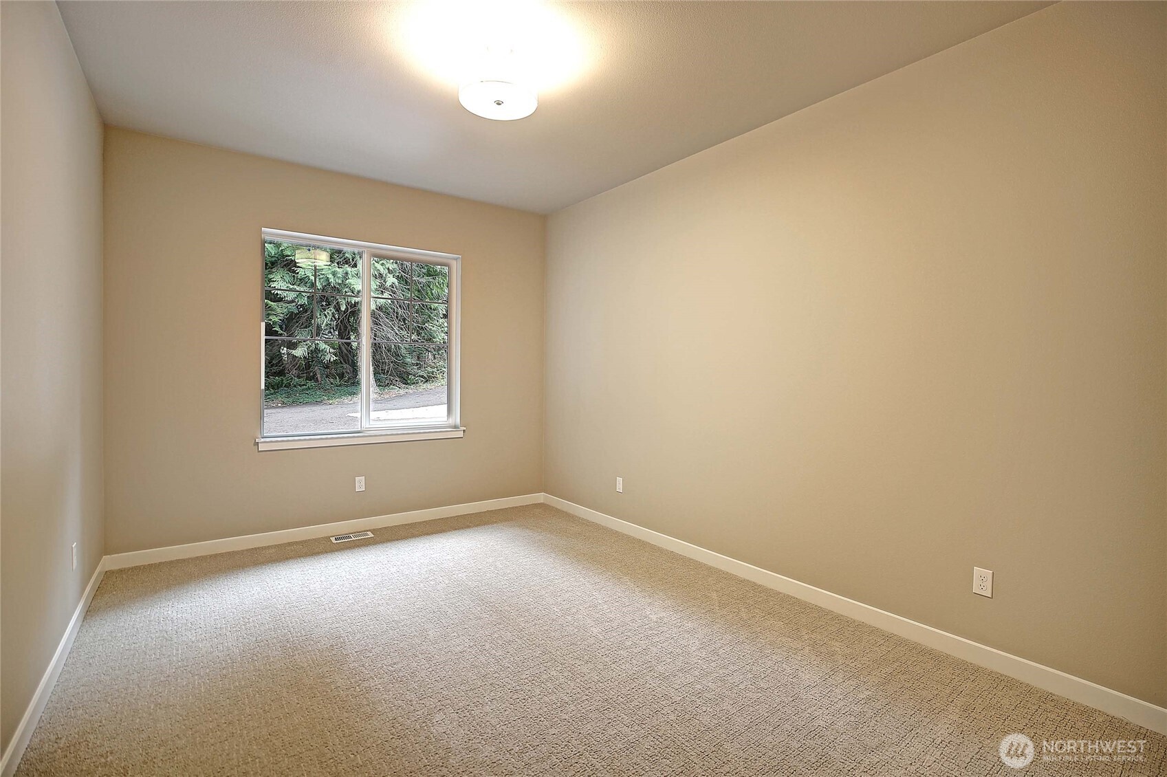 2802 Park Drive , Camano Island, WA 98282