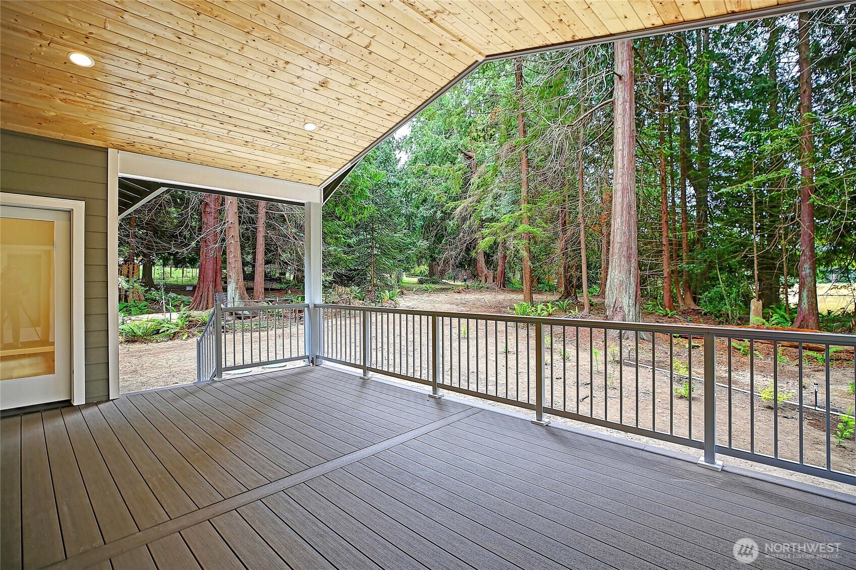 2802 Park Drive , Camano Island, WA 98282