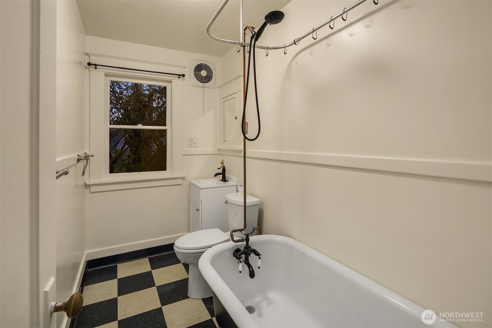 315 N L Street , Tacoma, WA 98403