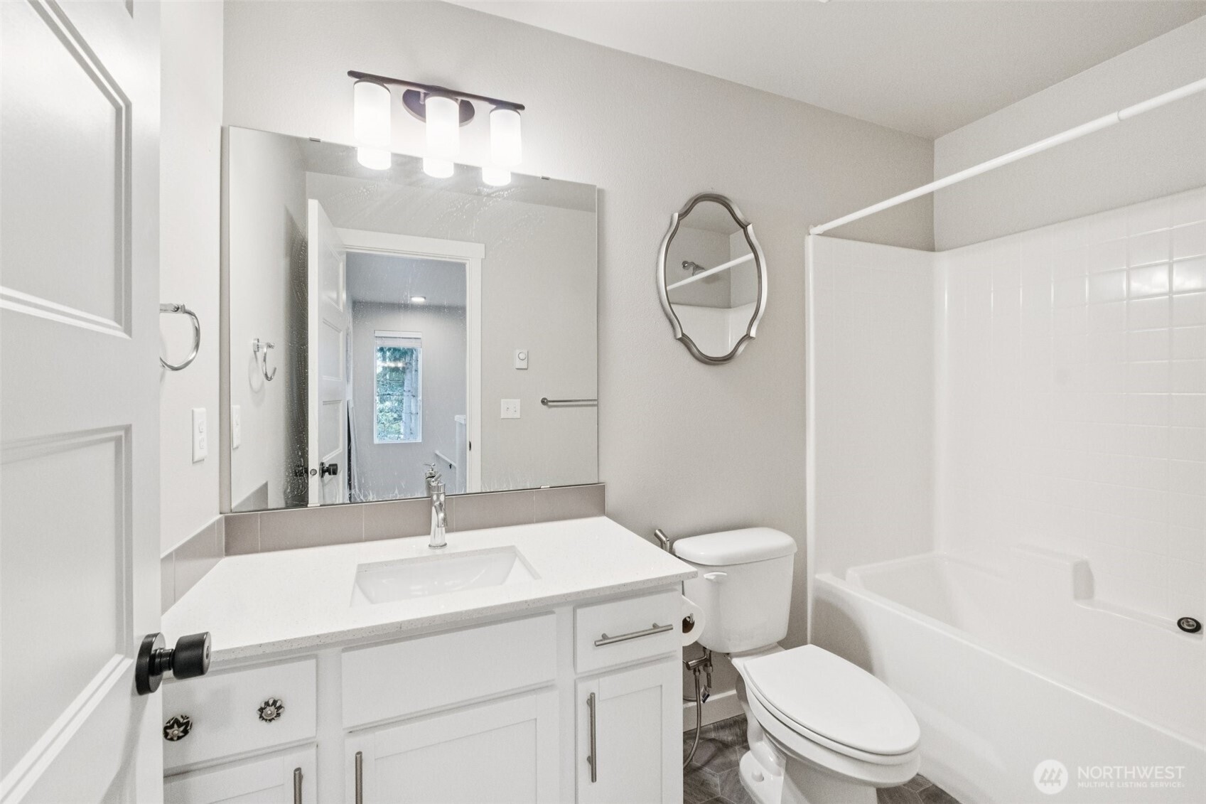 13717 Admiralty Way #J1, Lynnwood, WA 98087