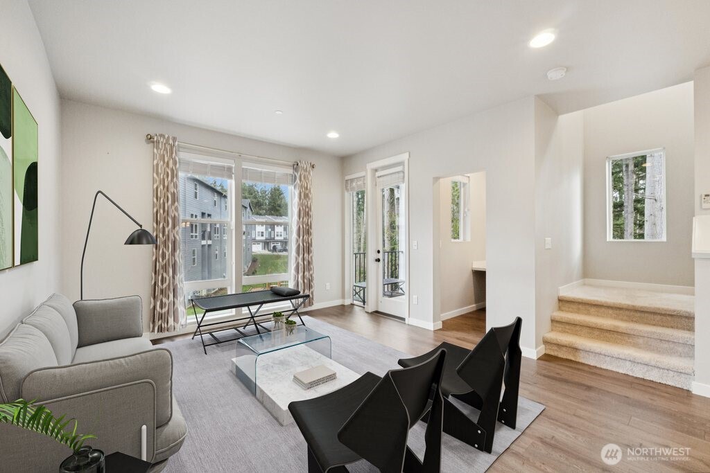 13717 Admiralty Way #J1, Lynnwood, WA 98087