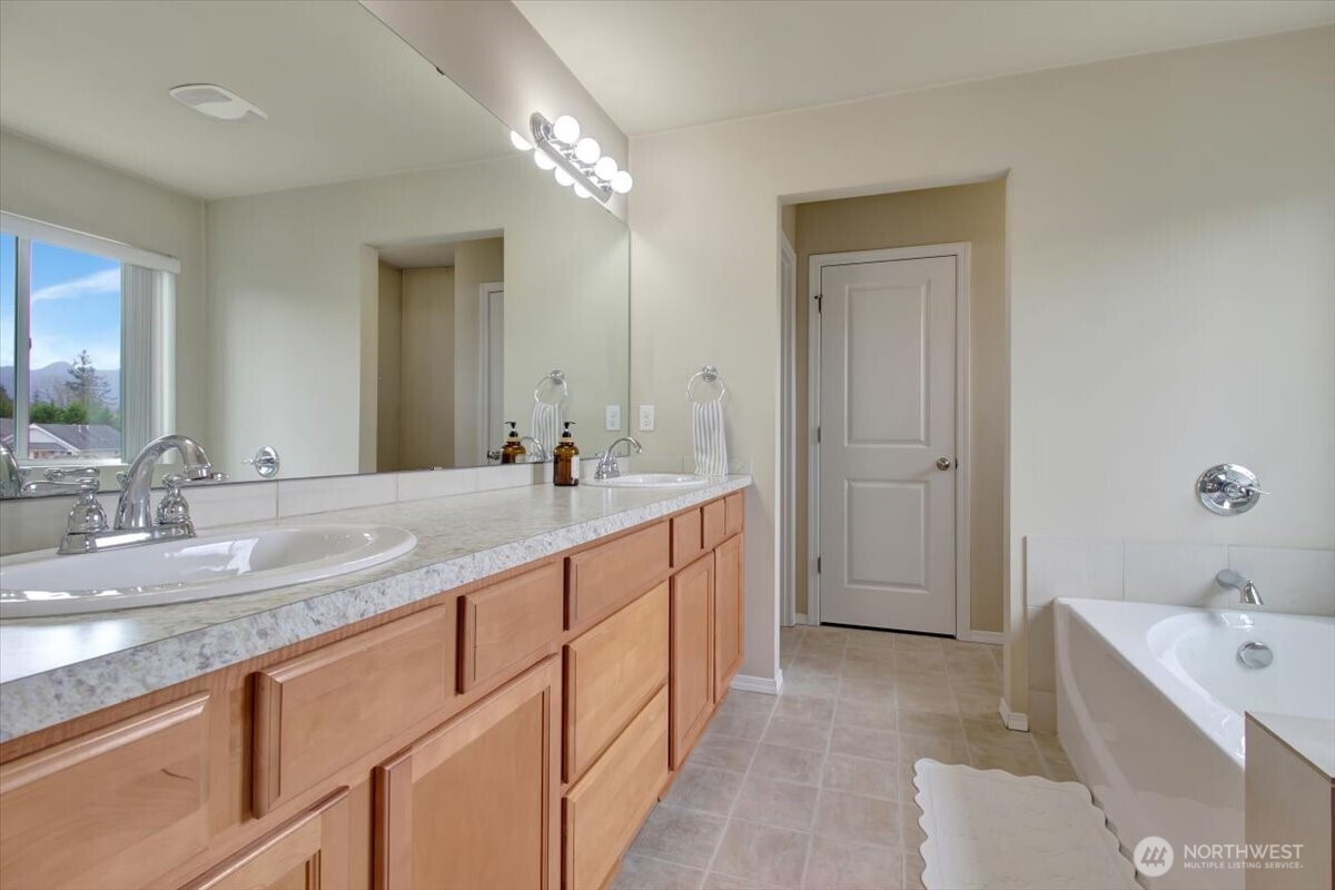 5488 Buckhorn Way , Mount Vernon, WA 98273