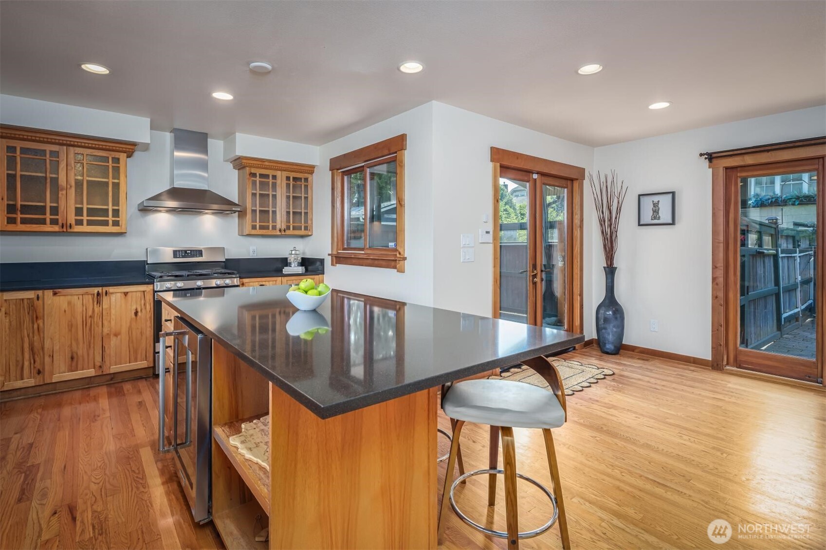 937 N 71st Street , Seattle, WA 98103