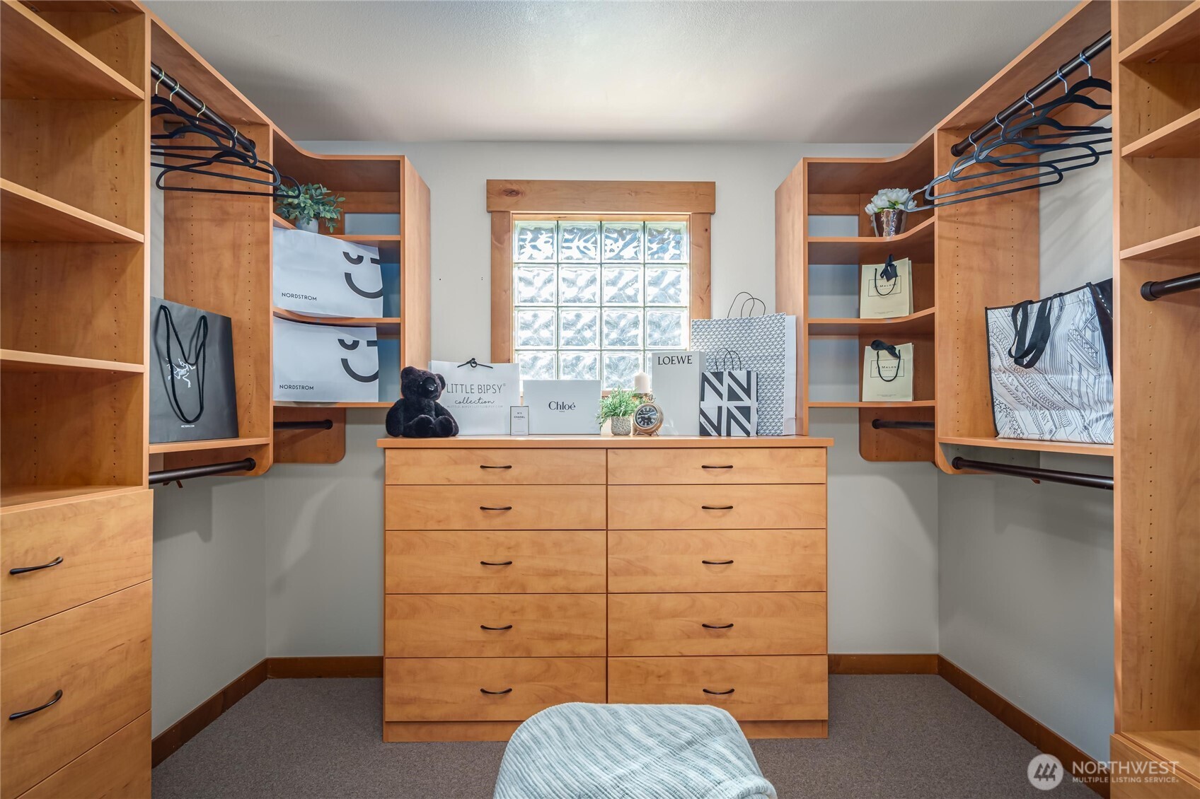 937 N 71st Street , Seattle, WA 98103