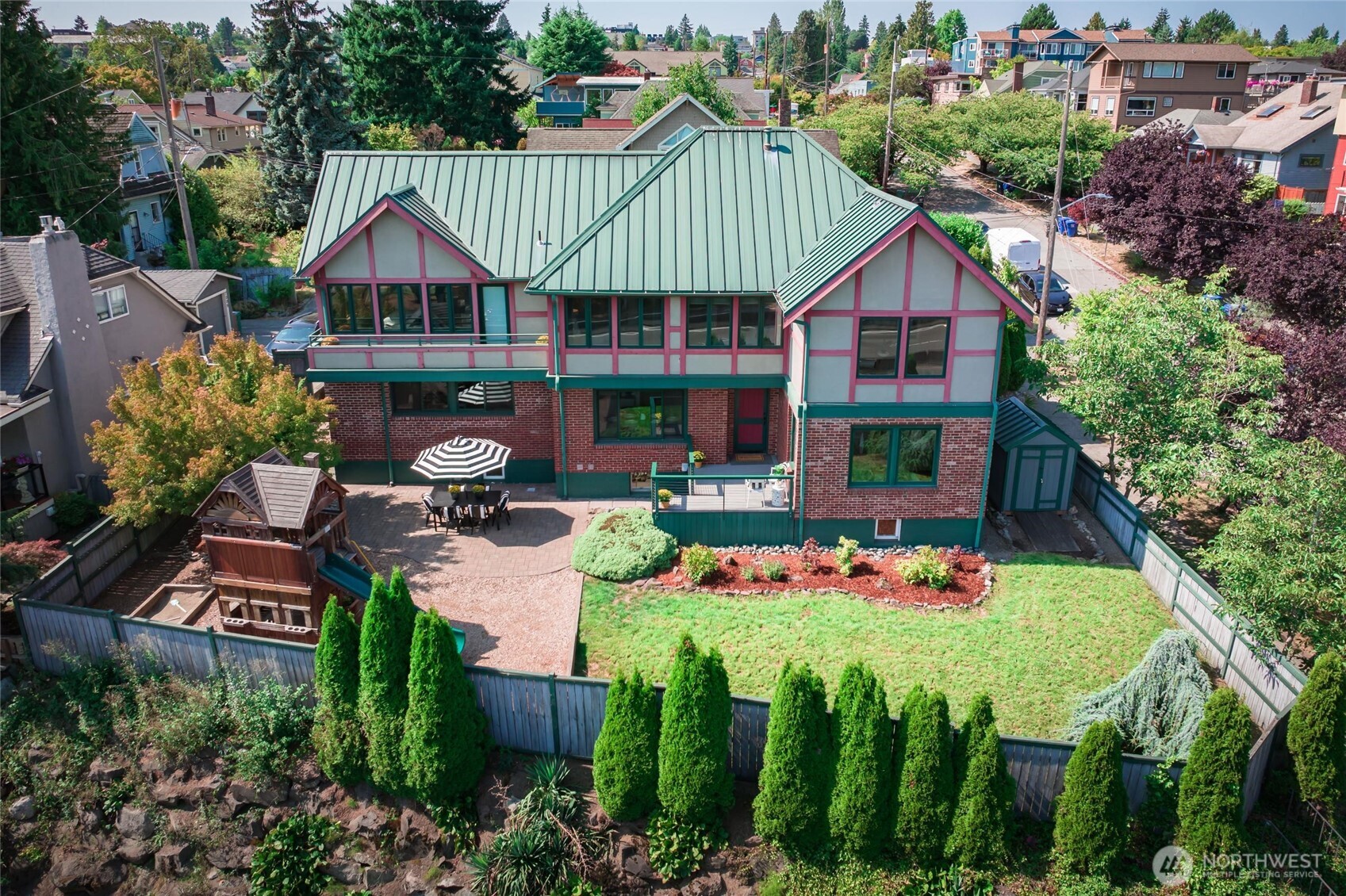 937 N 71st Street , Seattle, WA 98103