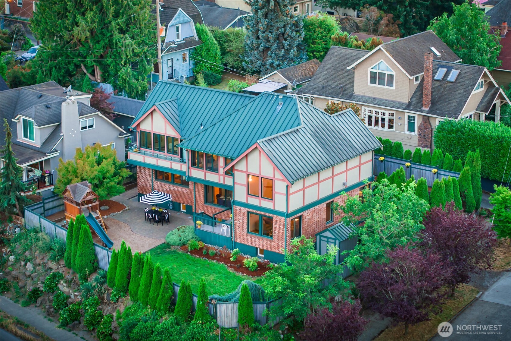 937 N 71st Street , Seattle, WA 98103