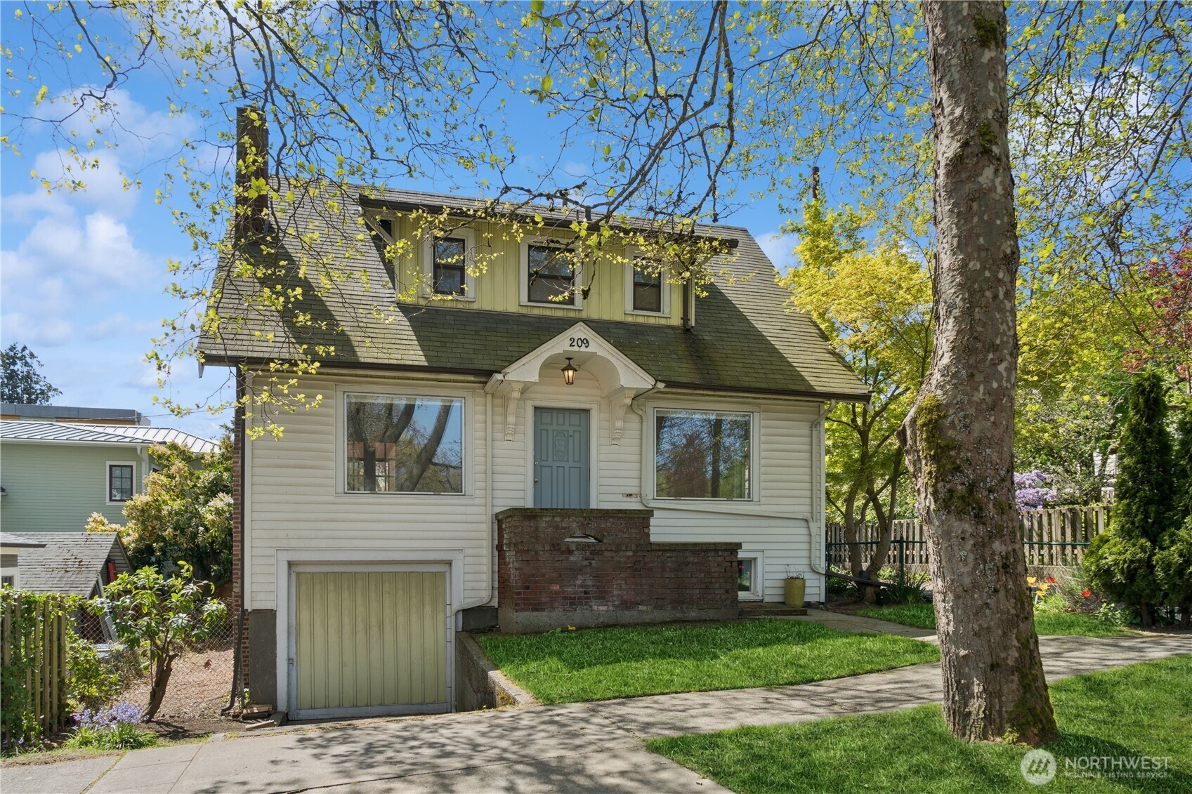 209 W Blaine Street , Seattle, WA 98119