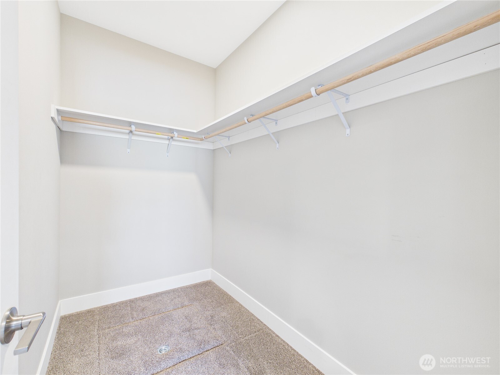 925 N Macaw Avenue , East Wenatchee, WA 98802