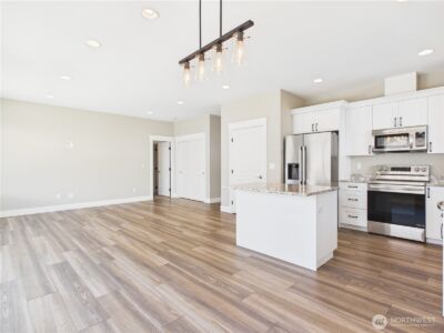 925 N Macaw Avenue , East Wenatchee, WA 98802 - Photo 2